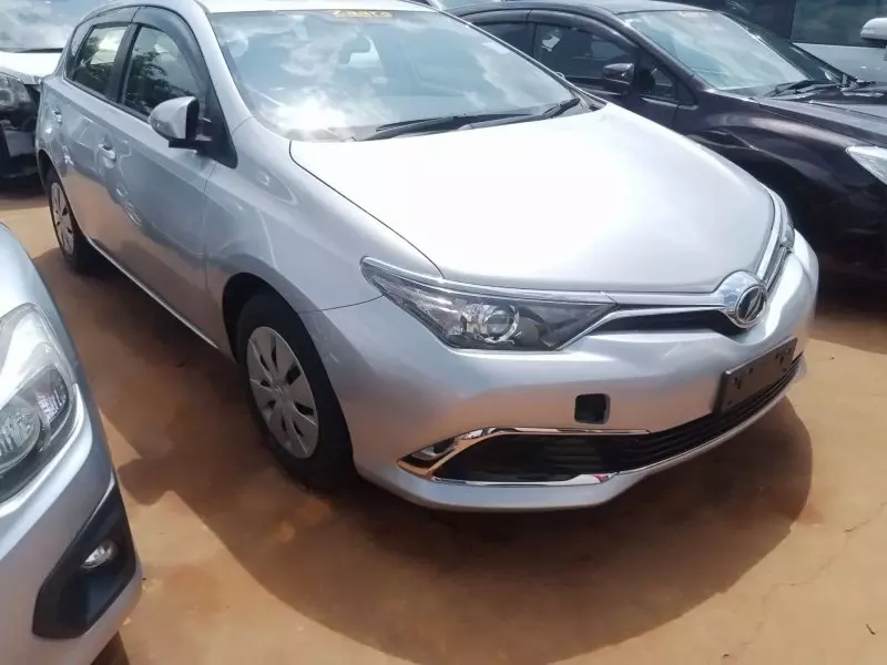 Toyota Auris   - 2015