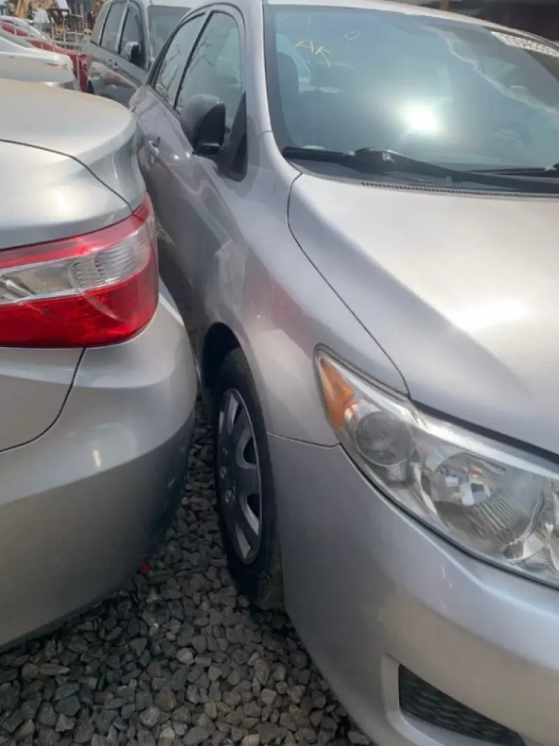 Toyota Corolla   - 2010