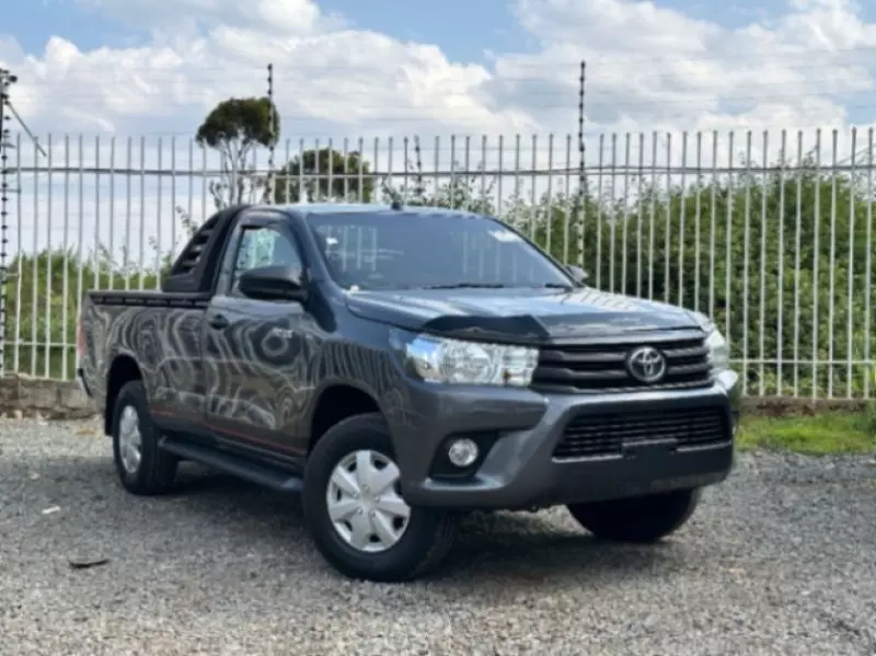 Toyota Hilux   - 2018