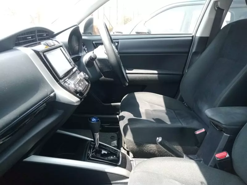 Toyota Fielder hybrid    - 2017