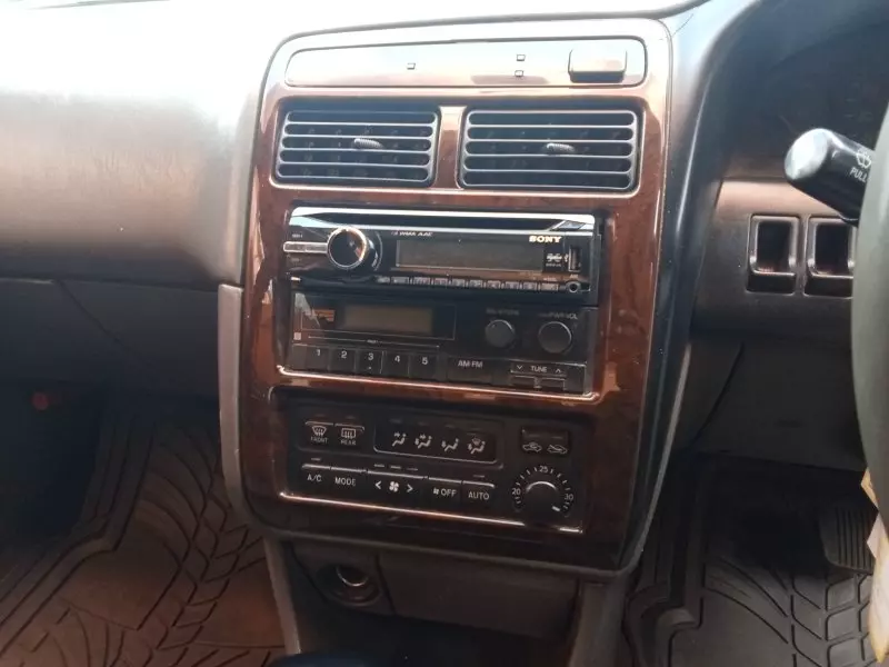 Toyota Premio    - 2001