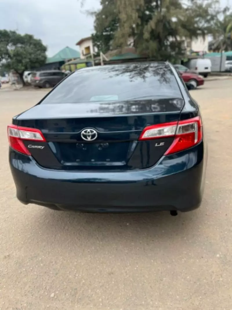 Toyota Camry   - 2012