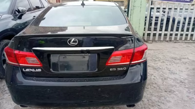 Lexus ES 350   - 2011
