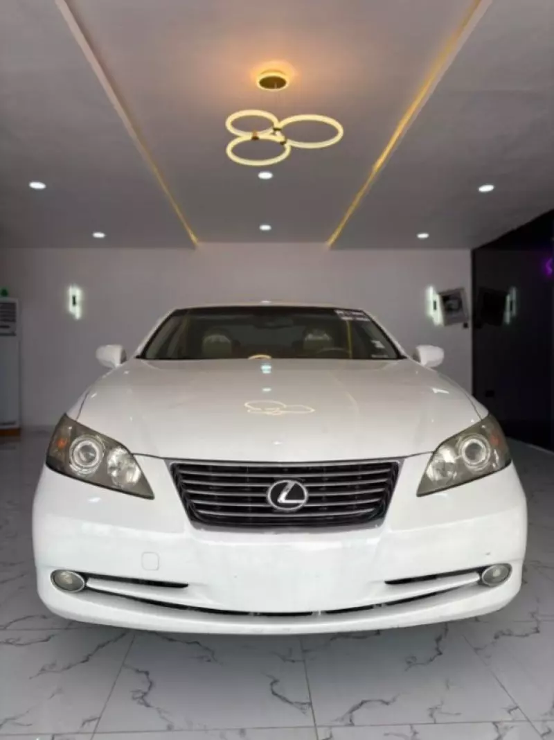 Lexus ES   - 2009