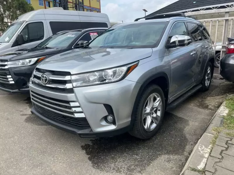 Toyota Highlander   - 2016