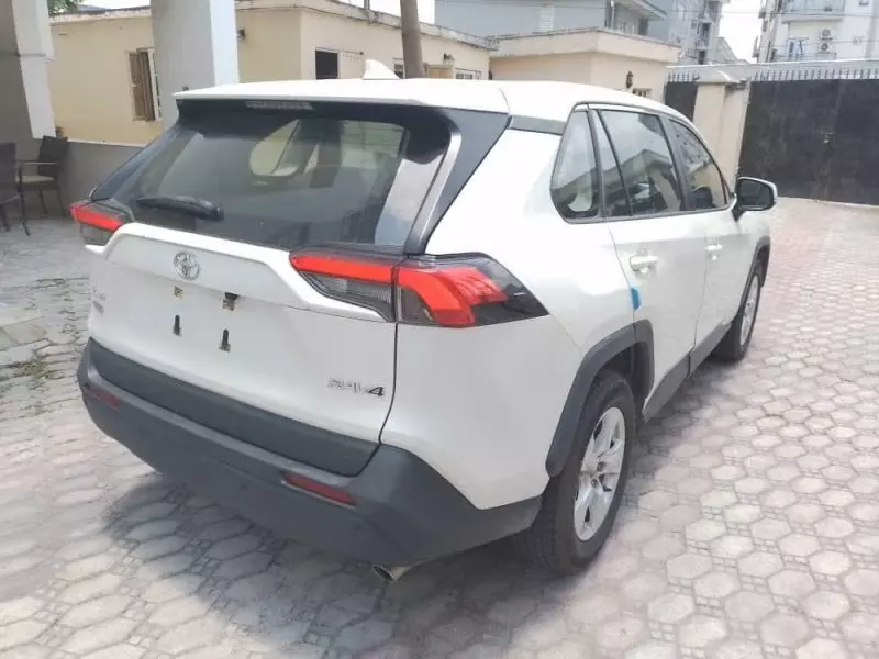Toyota RAV 4   - 2020