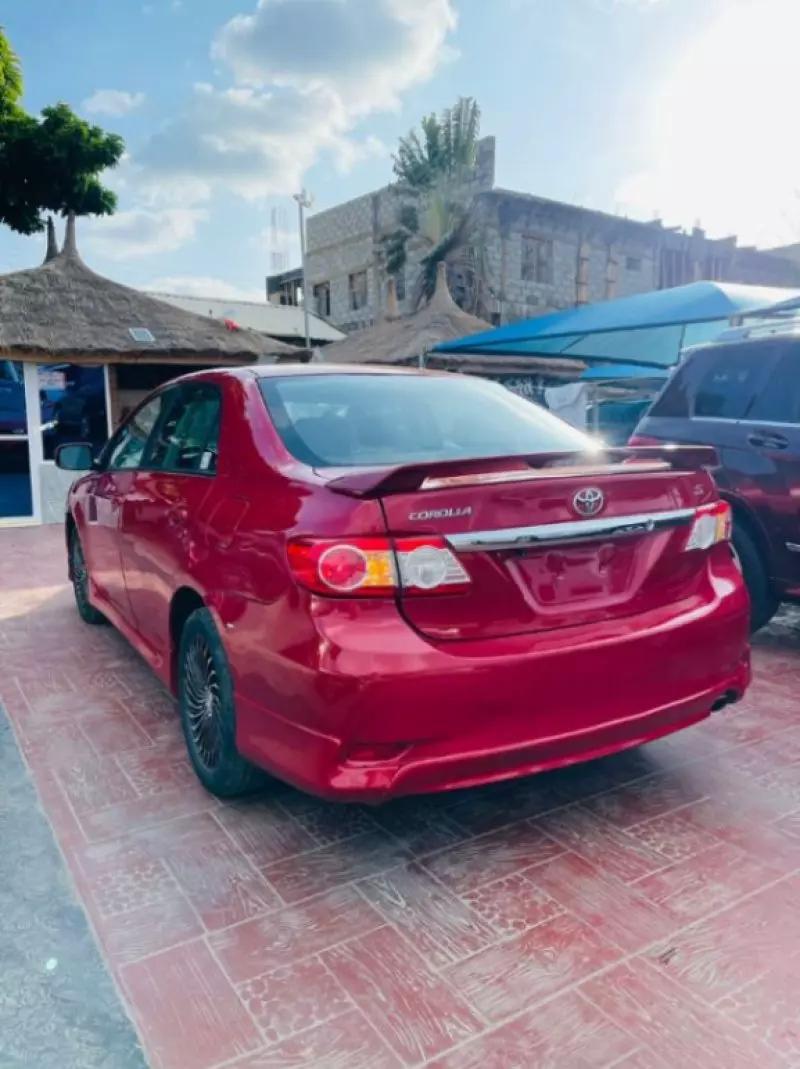 Toyota corolla   - 2012