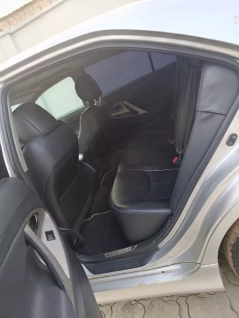 Toyota Camry   - 2010