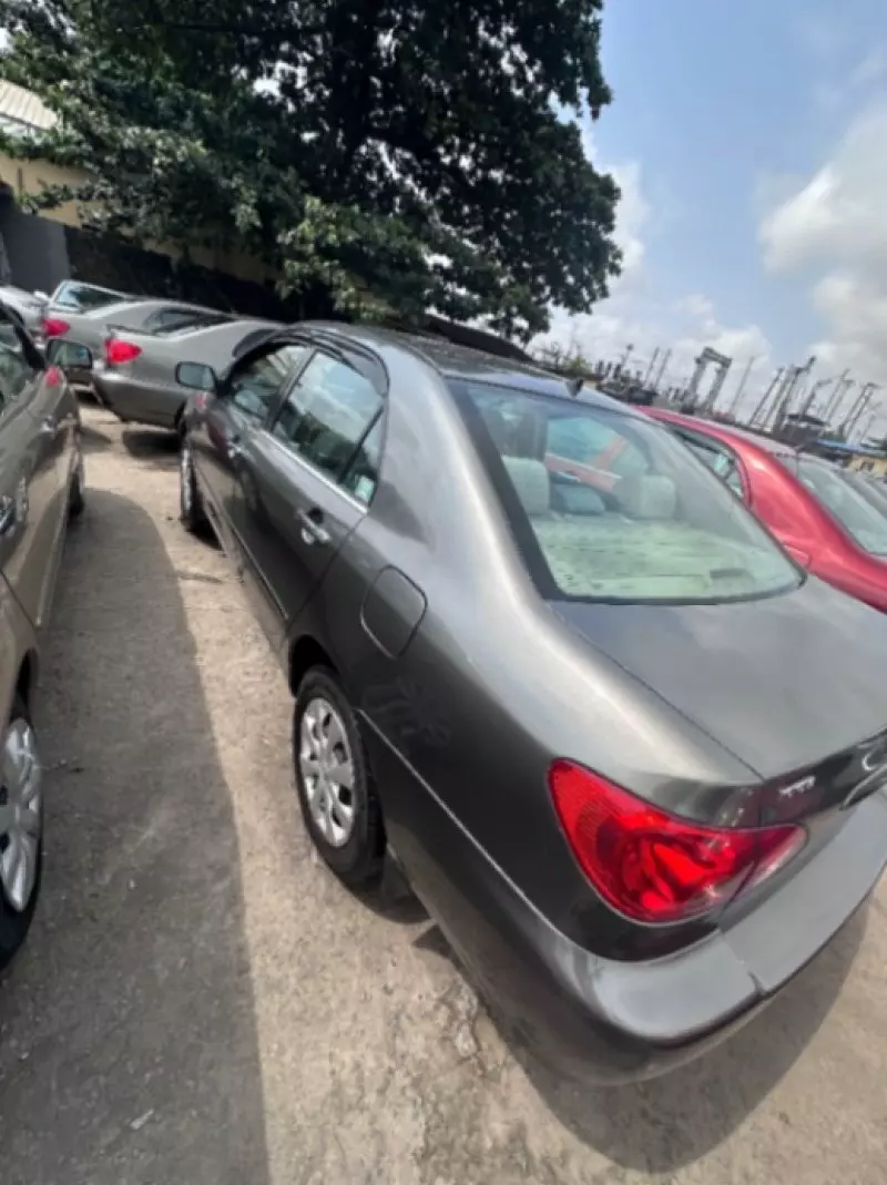 Toyota Corolla   - 2013