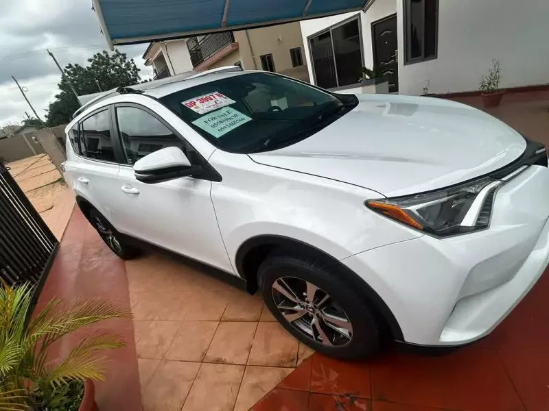 Toyota RAV 4   - 2018