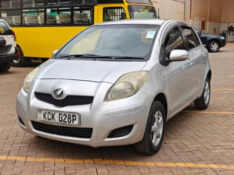 Toyota Vitz   - 2009