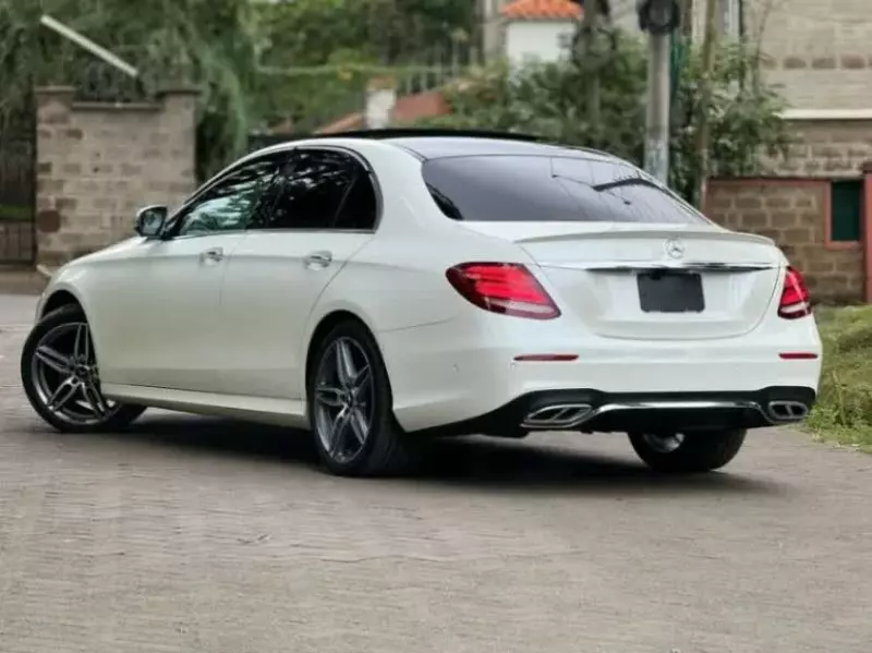 Mercedes-Benz E 220   - 2017