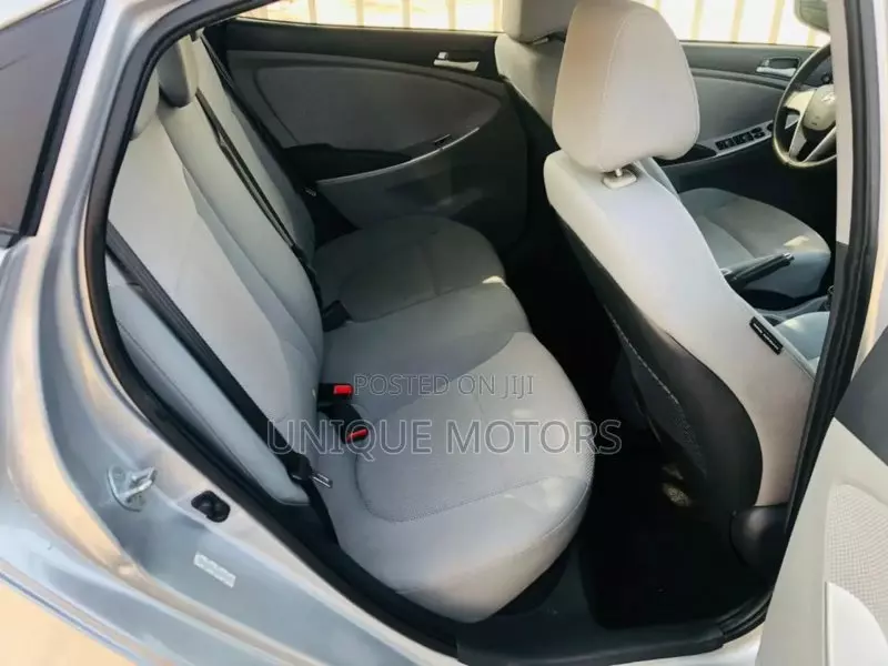 Hyundai Accent   - 2014