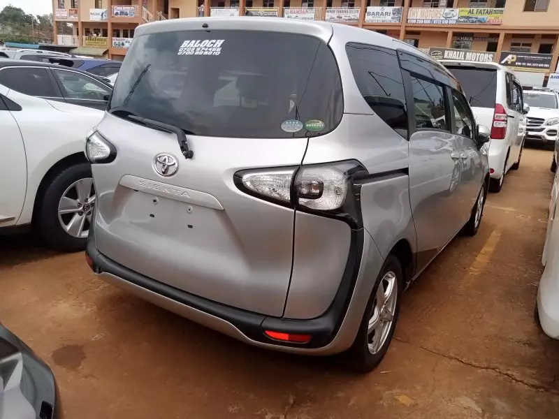 Toyota Sienta Hybrid    - 2015