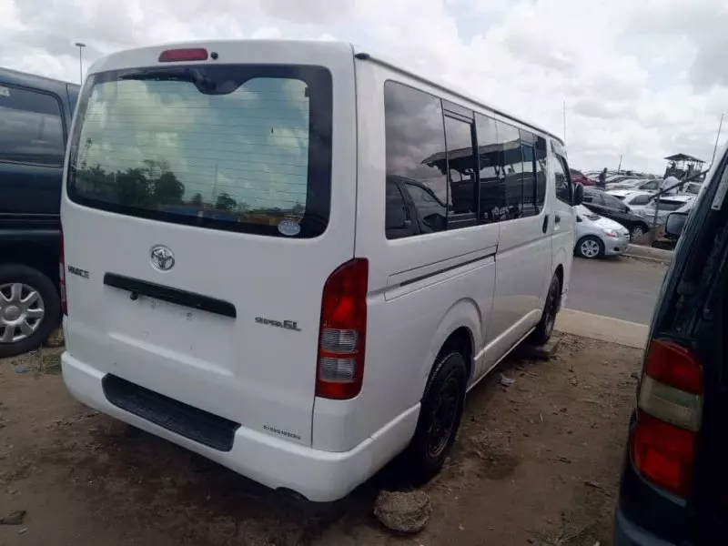 Toyota Hiace   - 2007