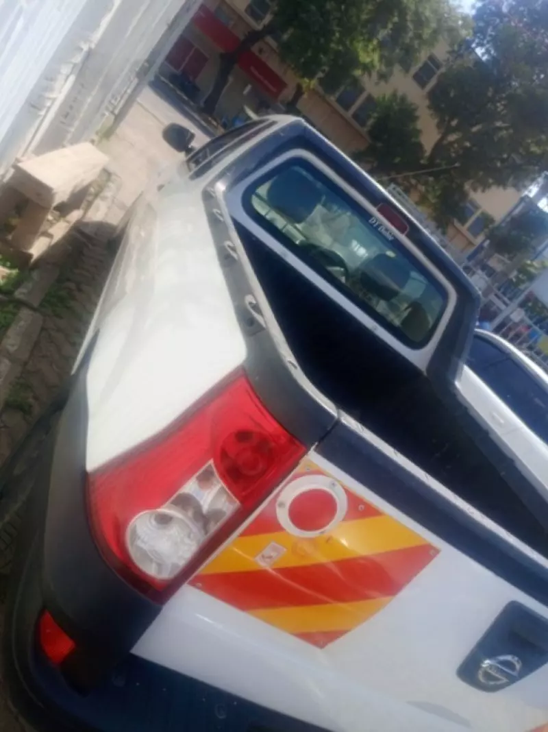 Nissan PickUp   - 2013