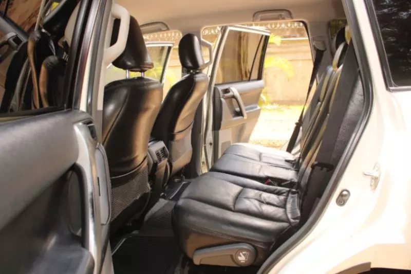 Toyota Land Cruiser   - 2011