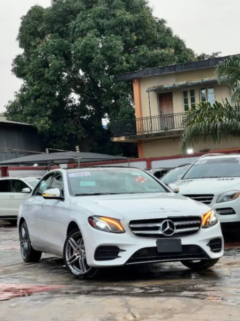 Mercedes-Benz E 300   - 2017