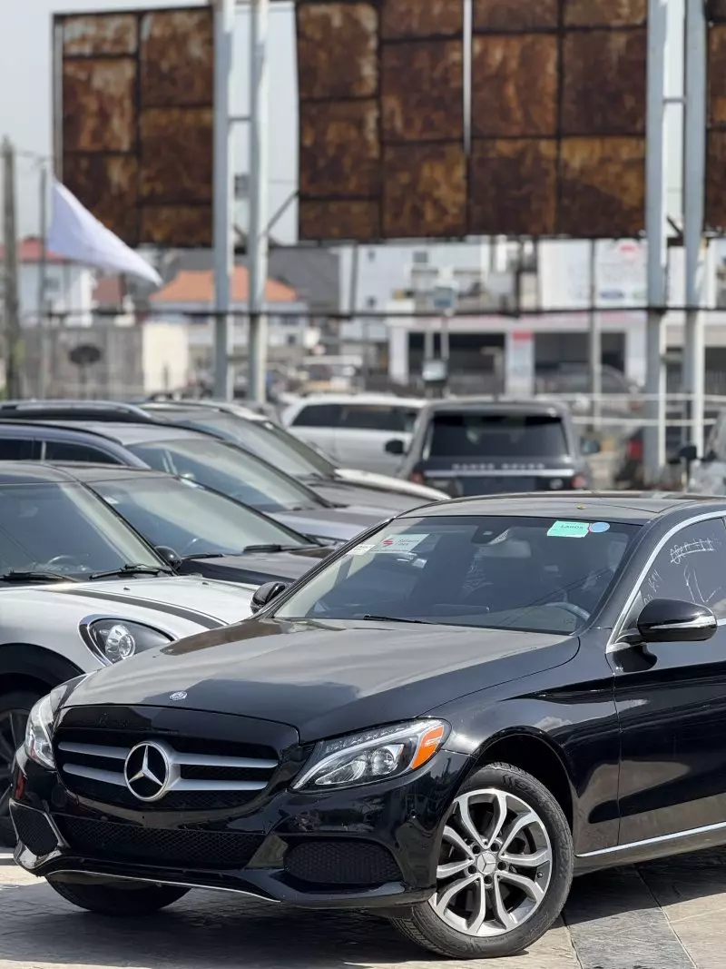 Mercedes-Benz C 300   - 2015