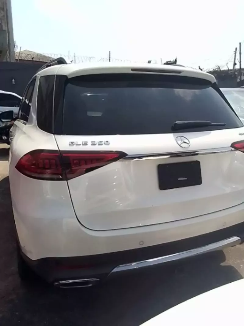 Mercedes-Benz GLC 300   - 2021