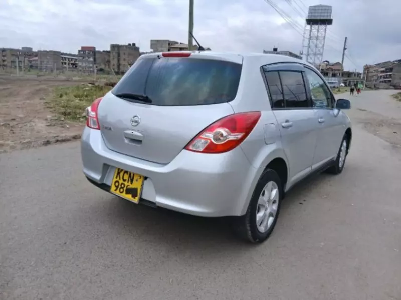 Nissan Tiida   - 2010