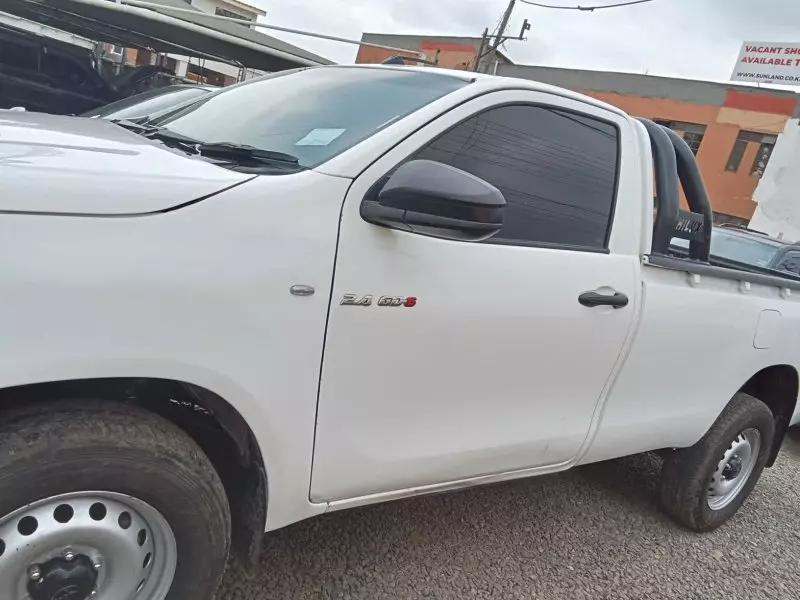 Toyota Hilux   - 2020
