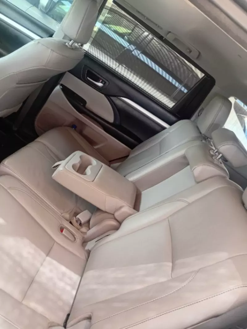 Toyota Highlander   - 2017