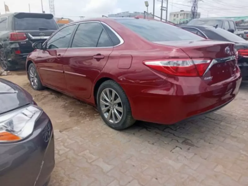Toyota Camry   - 2016