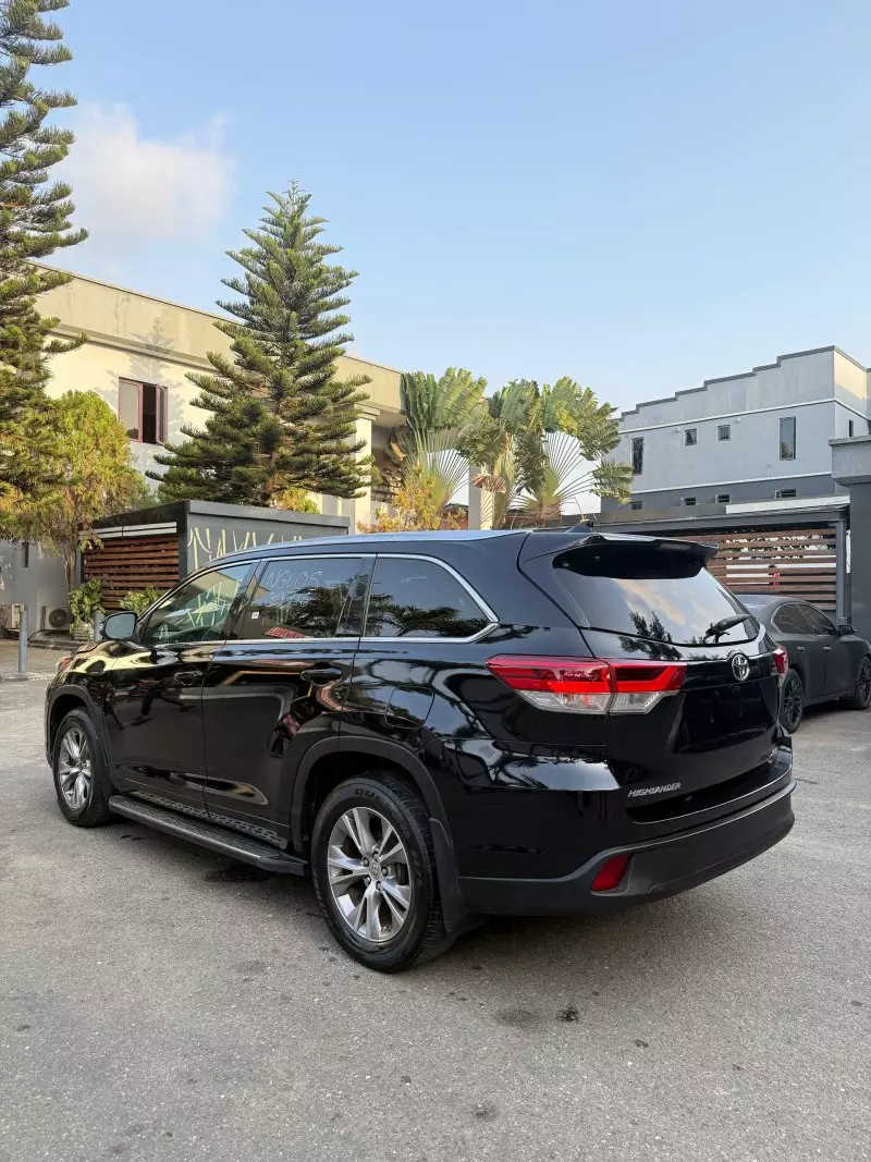 Toyota Highlander   - 2014