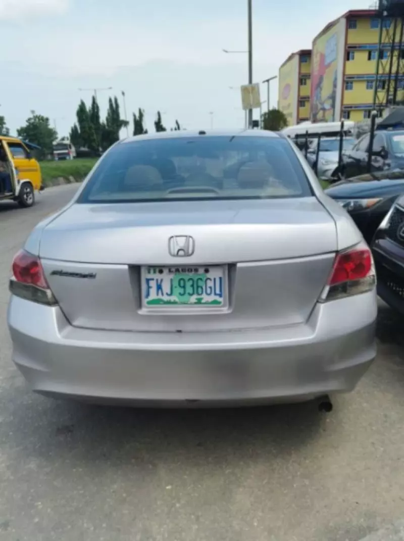 Honda Accord   - 2010