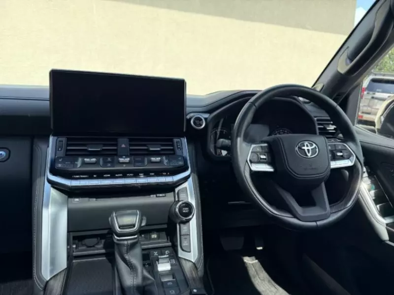 Toyota LAND CRUISER 300 LC300