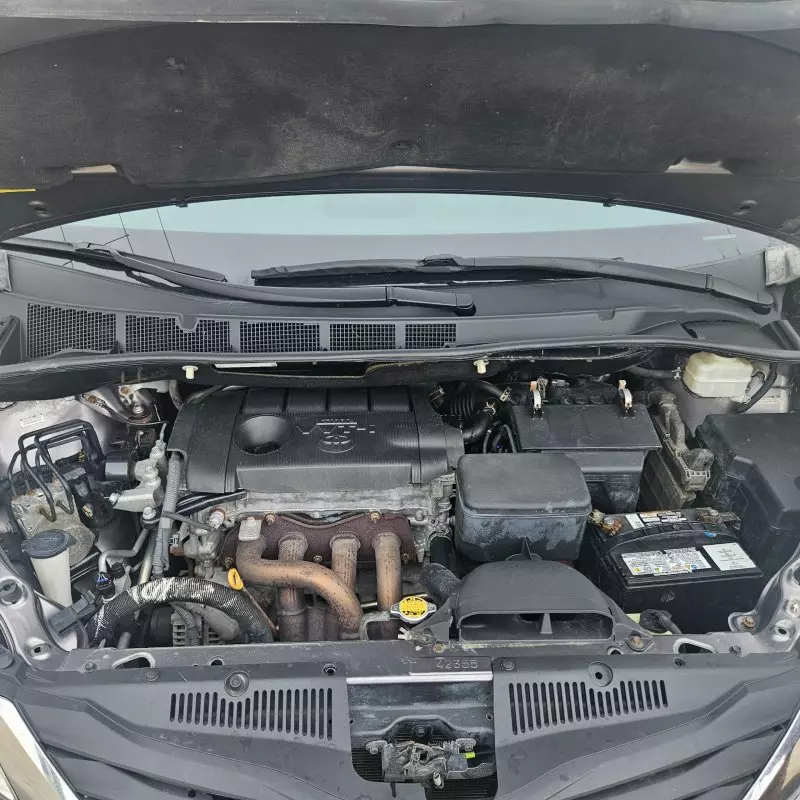 Toyota Sienna   - 2011
