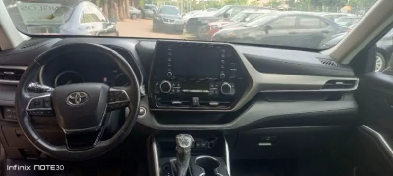 Toyota Highlander   - 2021