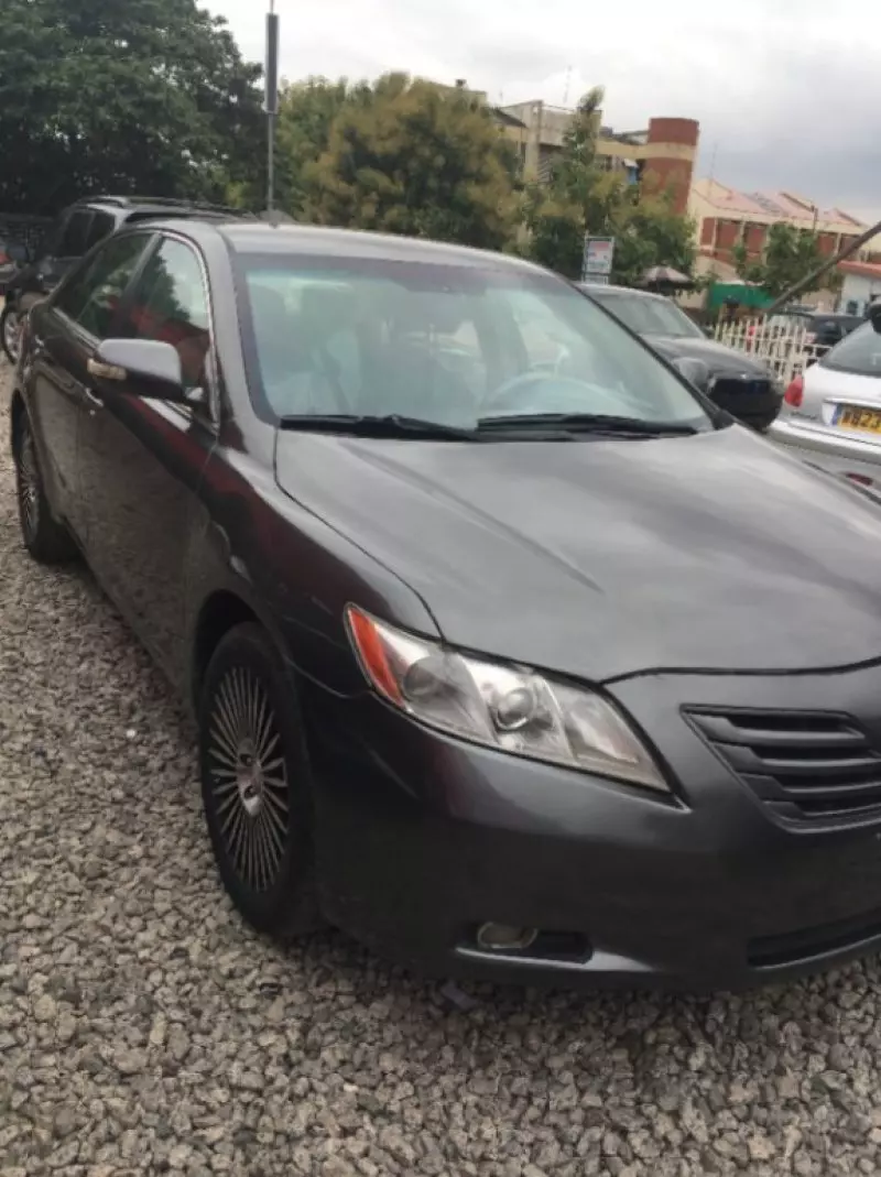 Toyota Camry   - 2009