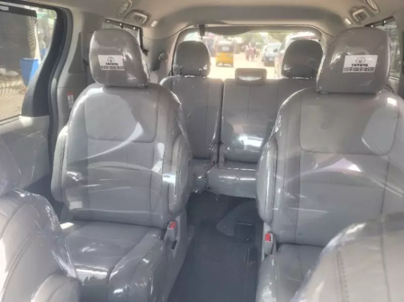 Toyota Sienna   - 2017