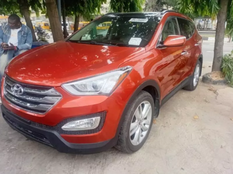 Hyundai Santa Fe   - 2014