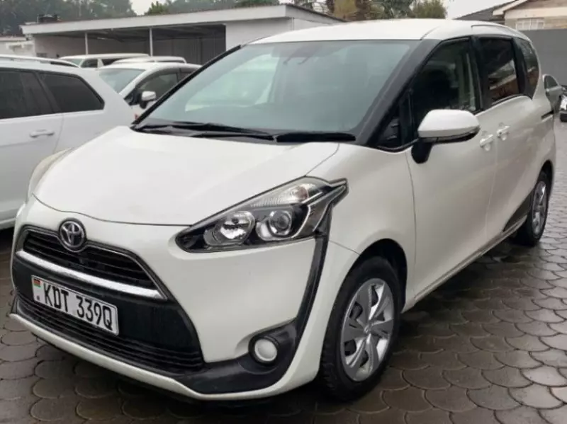 Toyota Sienta   - 2018