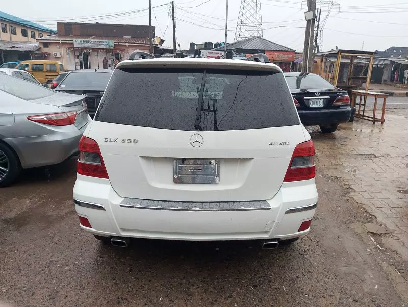 Mercedes-Benz GLK 350   - 2010