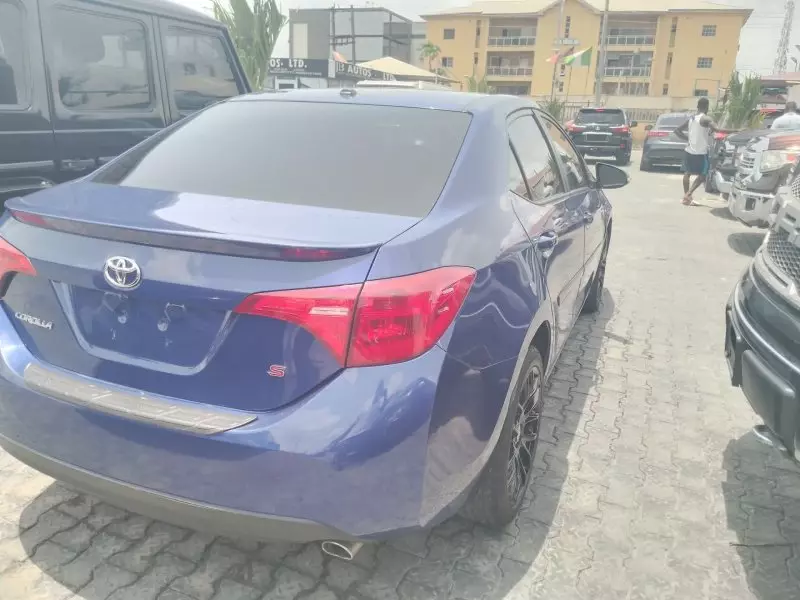 Toyota Corolla   - 2015