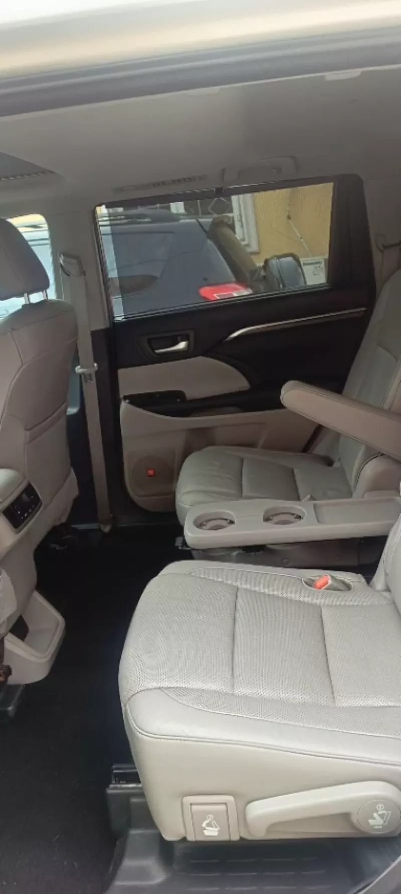 Toyota Highlander   - 2015