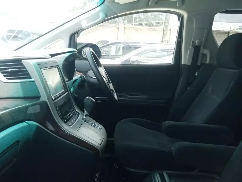 Toyota Alphard   - 2011