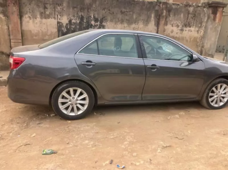Toyota Camry   - 2012