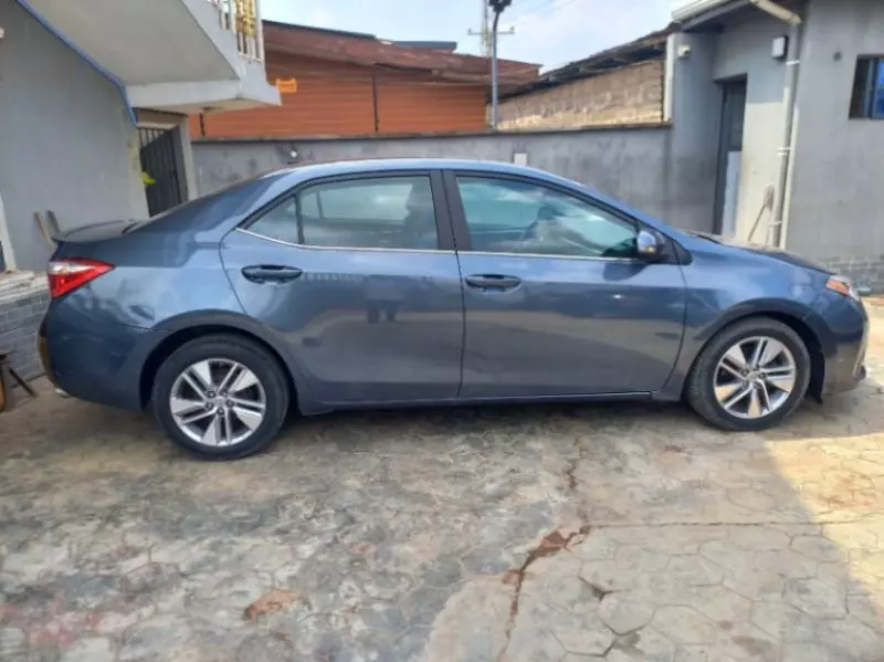Toyota Corolla   - 2013