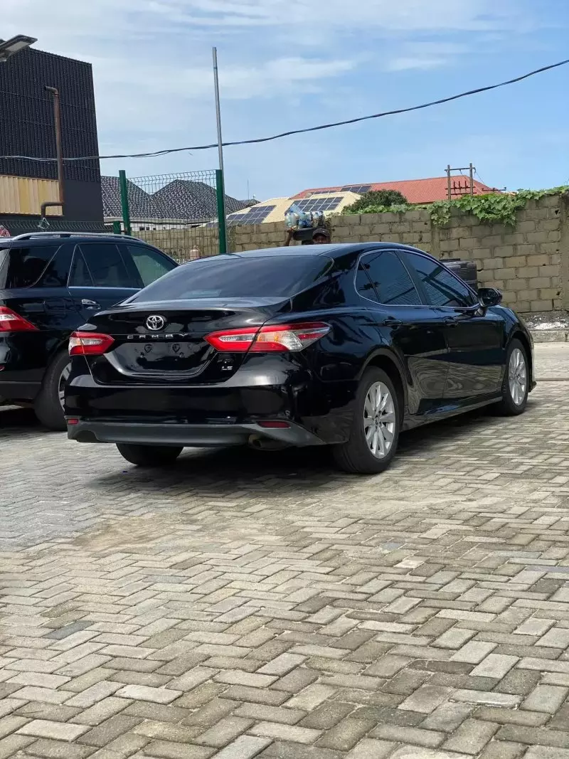 Toyota Camry   - 2018