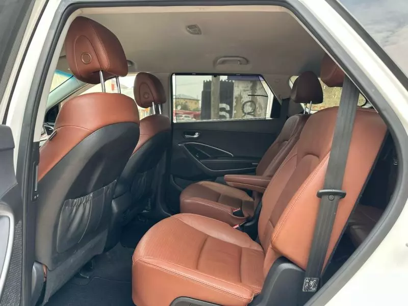 Hyundai Santa Fe   - 2014