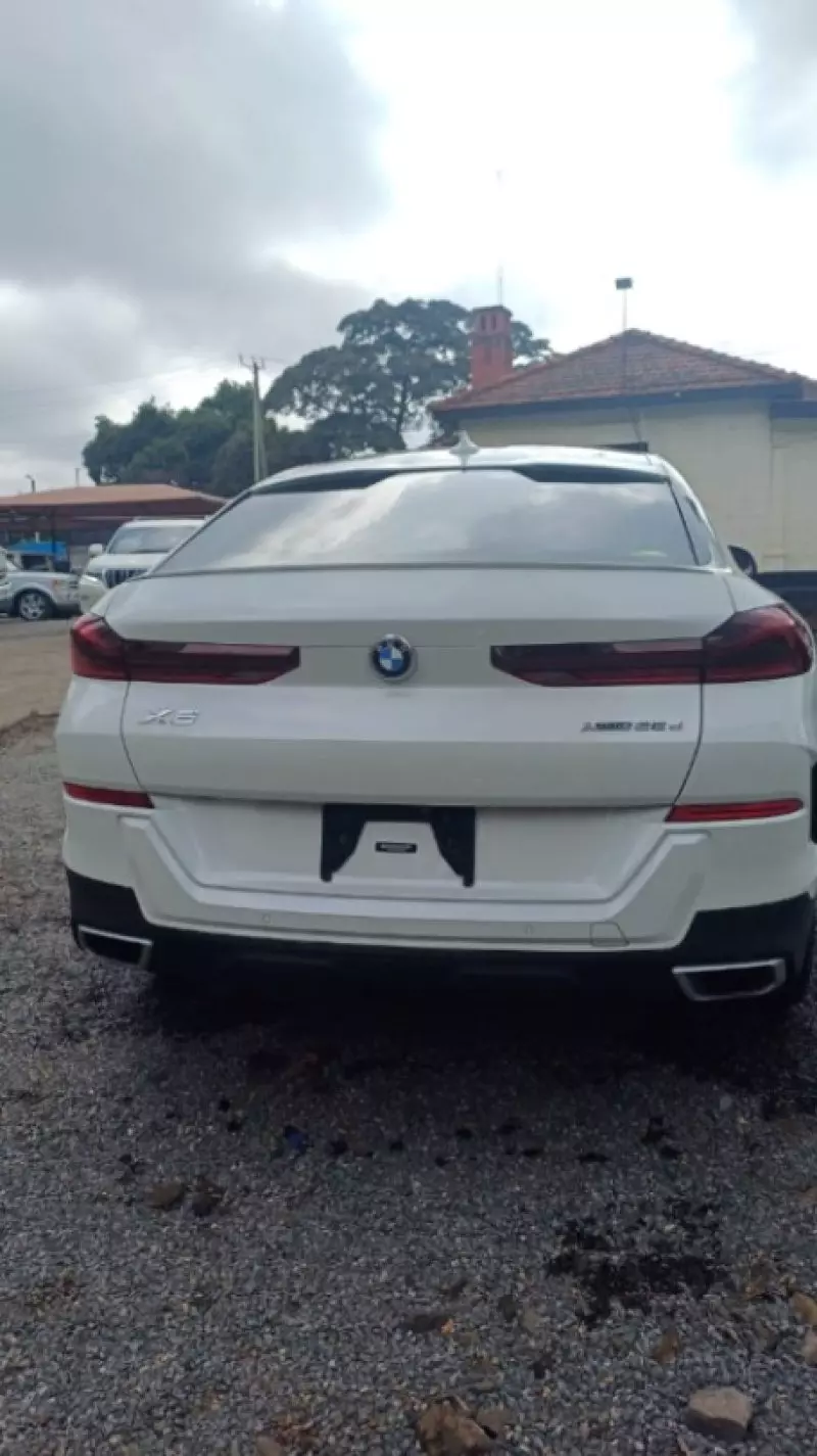 BMW X6   - 2021