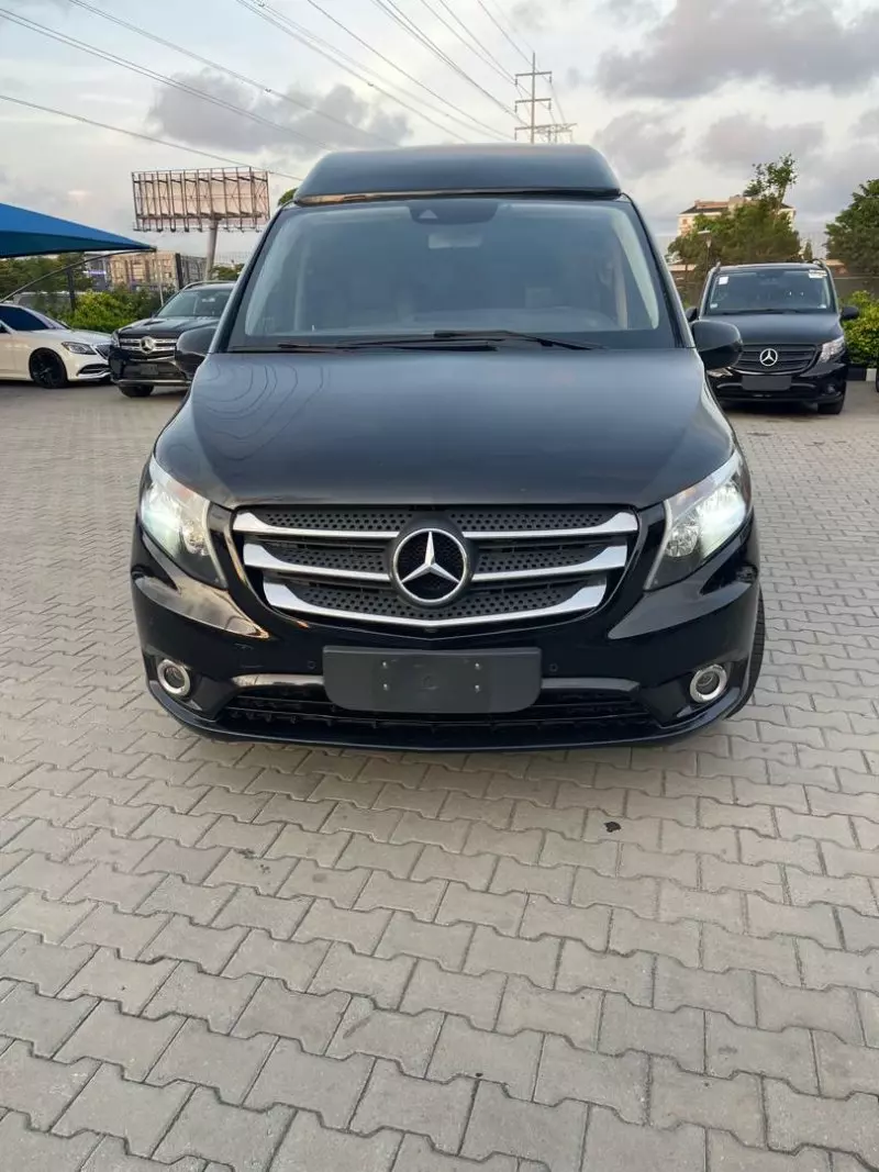 Mercedes-Benz metris   - 2017