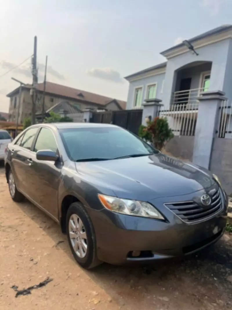 Toyota Camry   - 2009