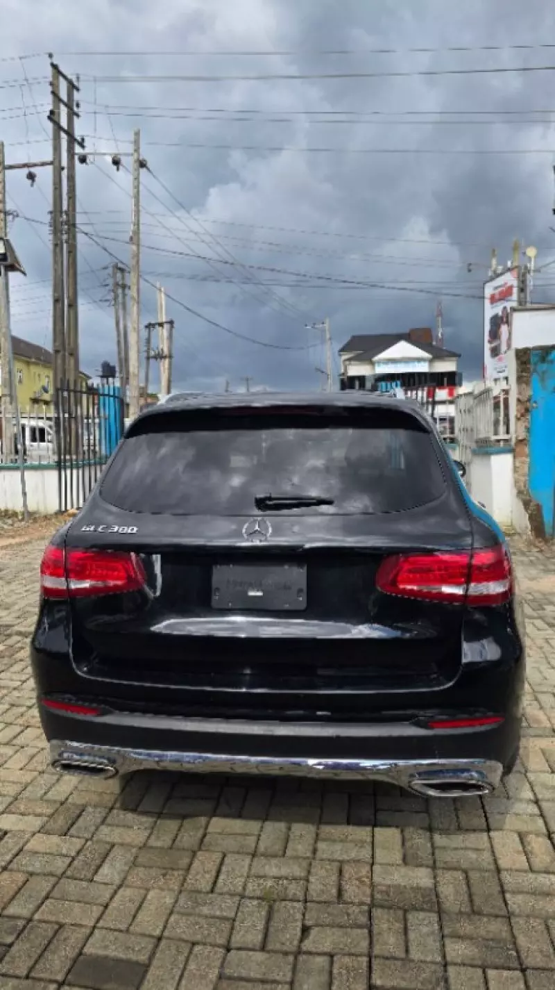 Mercedes-Benz GLC 300   - 2018