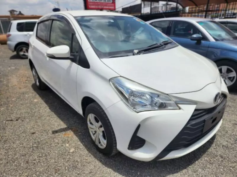 Toyota Vitz   - 2017
